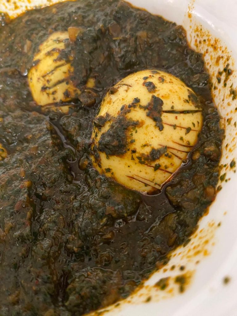 Egg Palak Curry (Palak Egg Curry) – A Healthy & Flavorful Indian Recipe